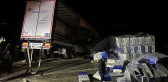 Çorum'da tırın devrilmesi sonucu Kırıkkale-Tokat kara yolu ulaşıma kapandı