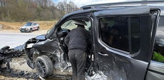 Düzce'de kavşakta çarpışan iki aracın sürücüleri yaralandı