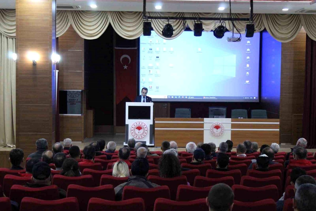 Edirne'de buzağı kayıplarını azaltma ve verimlilik eğitimi