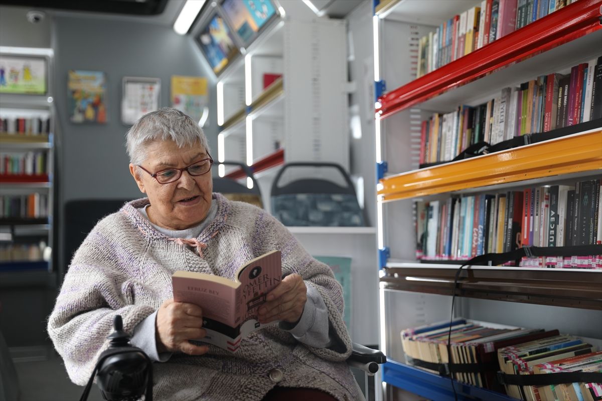 Edirne'de çocuklar ve huzurevi sakinleri birlikte kitap okudu