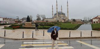 Edirne'de sağanak hayatı olumsuz etkiledi
