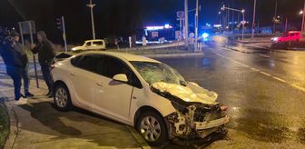 Edirne'de tırla otomobilin çarpıştığı kazada 1 kişi yaralandı