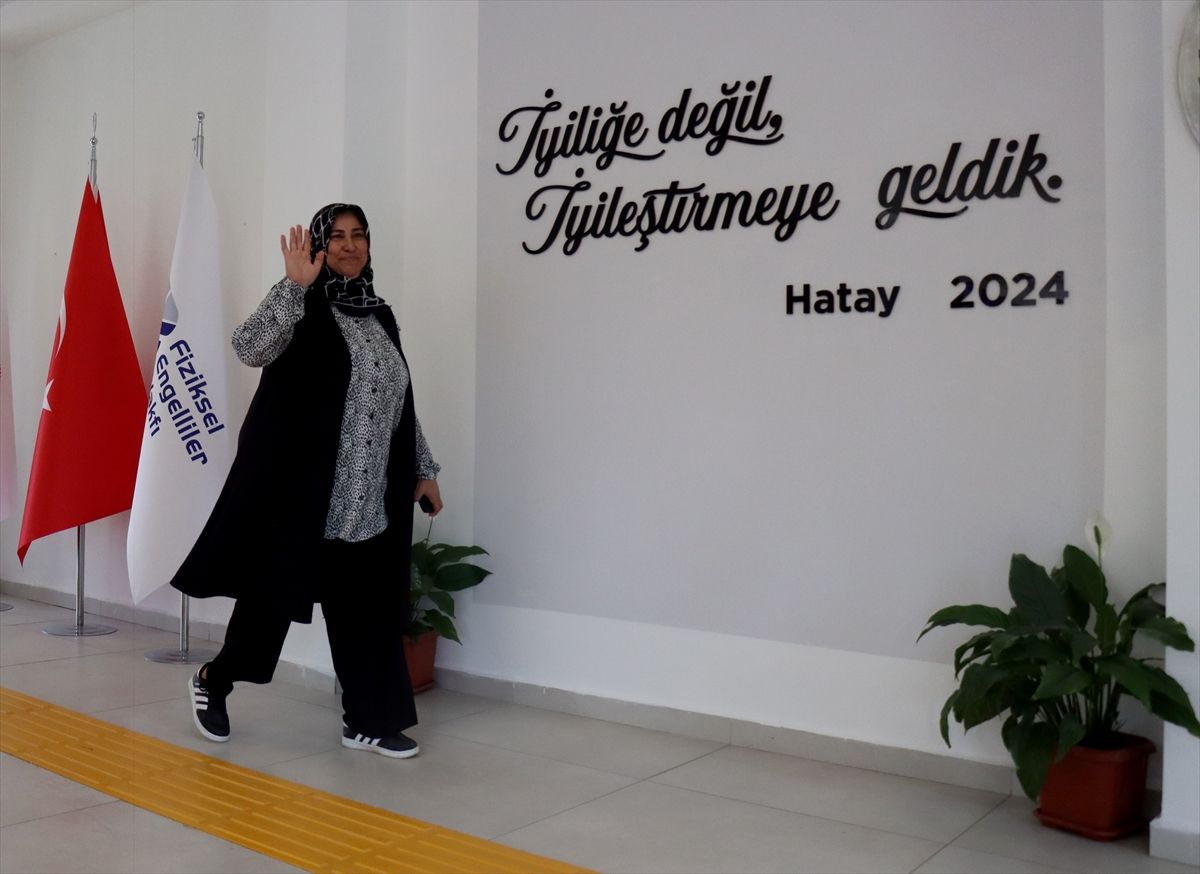 Enkaz altından çıkarılan Hataylı depremzede 3 yıl sonra protezle ayağa kalktı