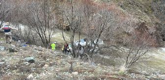 Erzincan'da dereye düşen minibüsteki 6 kişi yaralandı