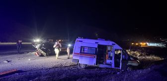 Erzurum'da ambulans ile traktörün çarpıştığı kazada 4 kişi yaralandı