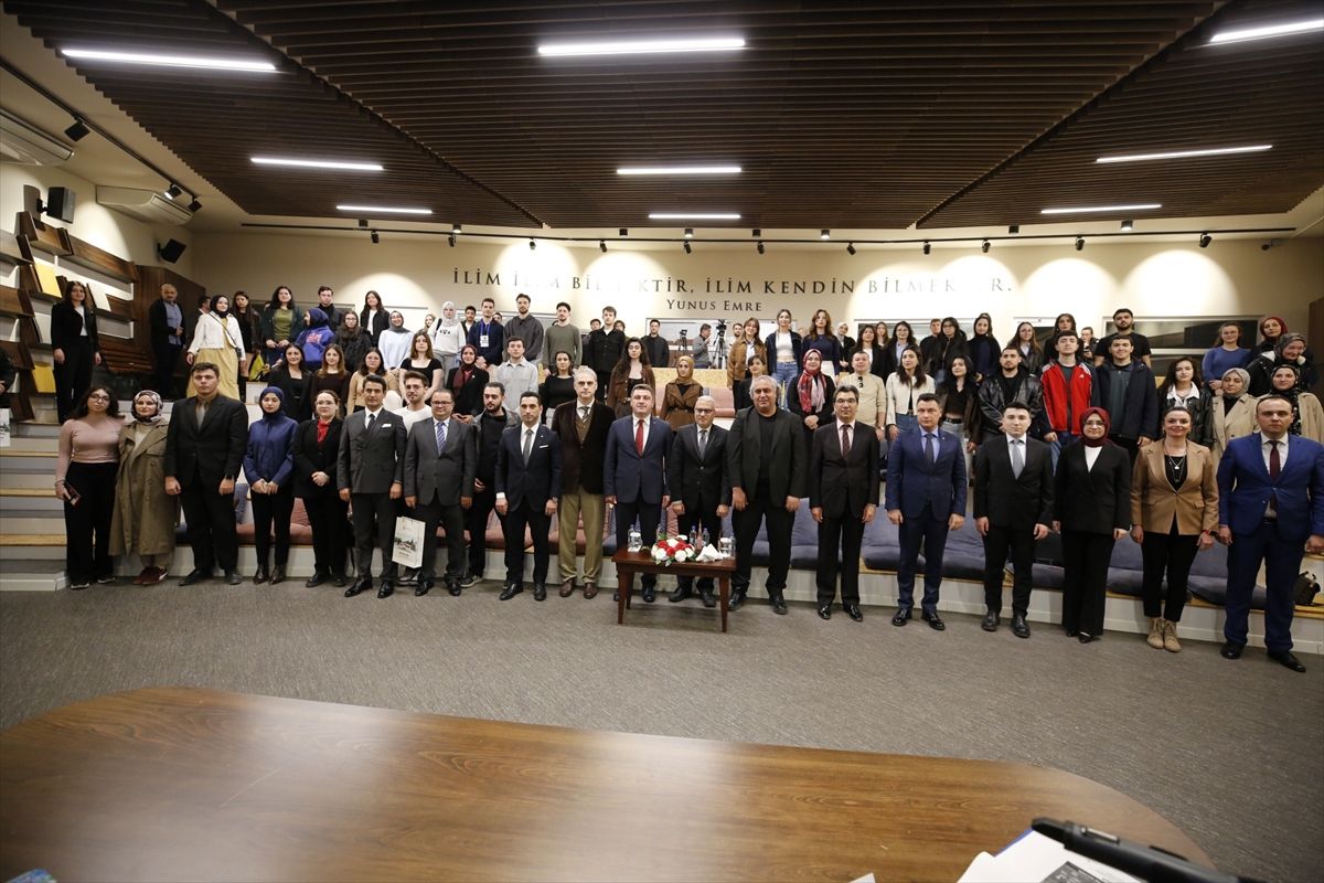 Eskişehir'de üniversite öğrencilerine "IBAN kiralama dolandırıcılığı" anlatıldı