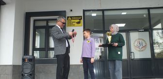 Eskrimde şampiyon Sivaslı sporcu, okulunda coşkuyla karşılandı
