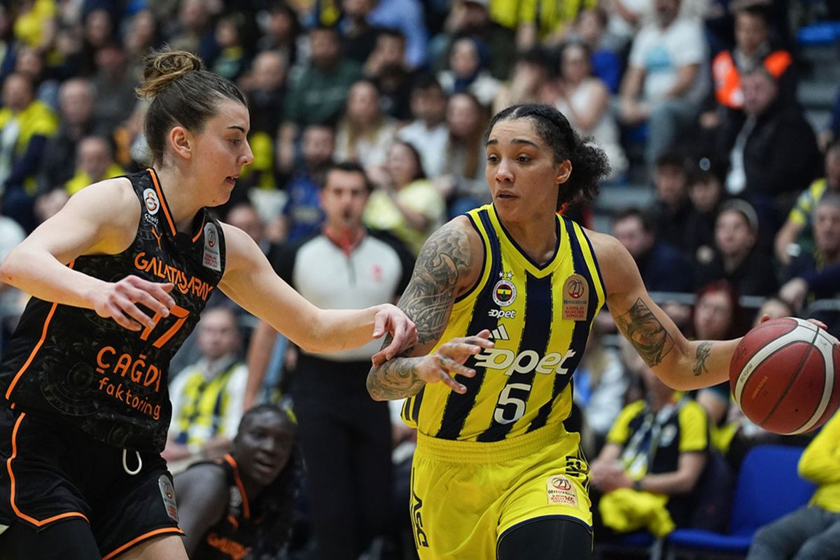 Fenerbahçe Opet, Galatasaray'ı bir kez daha devirdi
