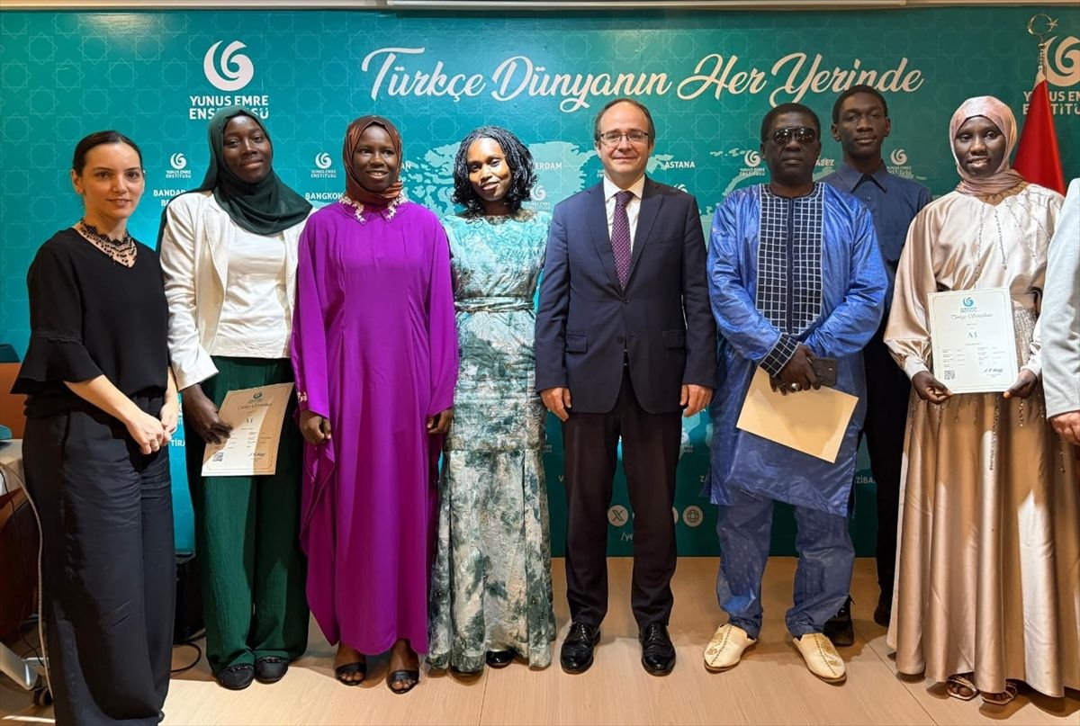 Gambiya'da Türkçe Kursu Sertifika Töreni