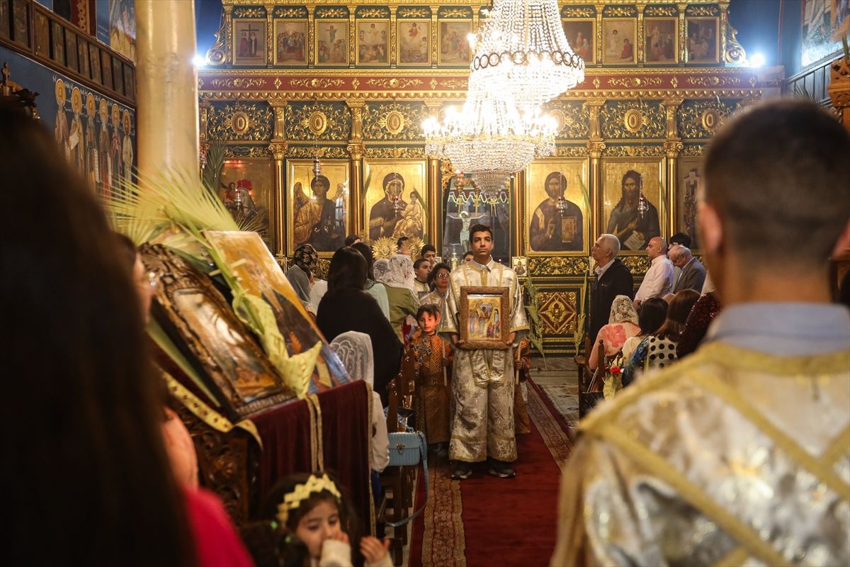 Gazze Şeridi'ndeki Ortodoks Hristiyanlar Palmiye Pazarı Bayramı'nı kutladı