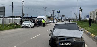 Hatay'da 2 otomobilin çarpışması sonucu 1 kişi yaralandı