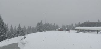Ilgaz Dağı'nda kar yağışı etkili oluyor