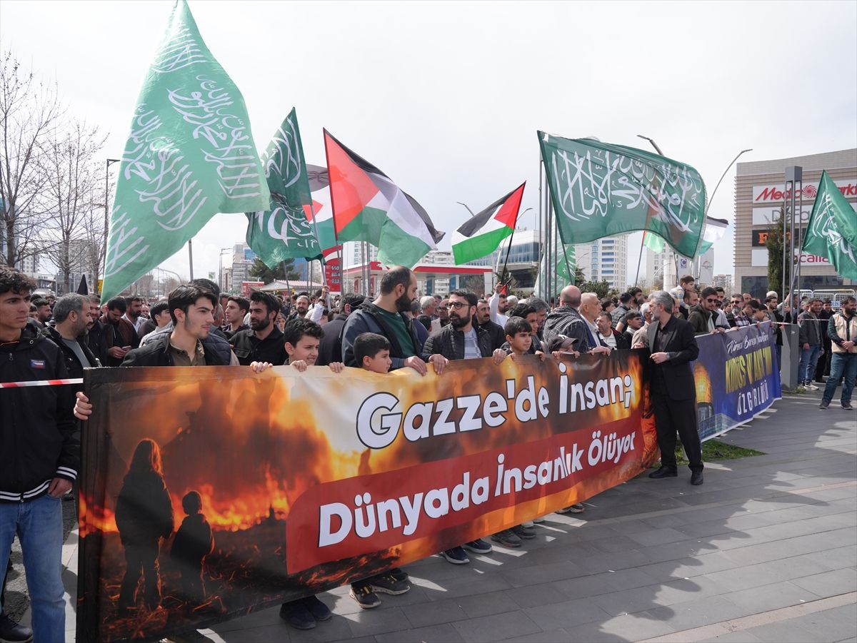 İsrail'in Filistinli esirler hakkında idamı öngören yasa tasarısı Diyarbakır'da protesto edildi