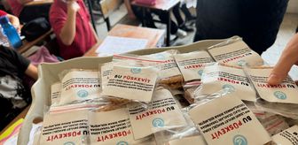 Ülkü Ocakları İzmir İl Başkanlığı tadilat yaptıkları okullarda çocuklara 'püskevit' ikram etti