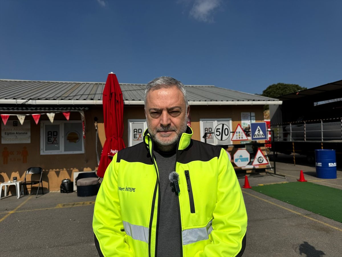 İSTANBULLULARIN OTOPARK ÇİLESİ - İstanbul'da kronikleşen otopark sorununa teknoloji destekli sistem önerisi