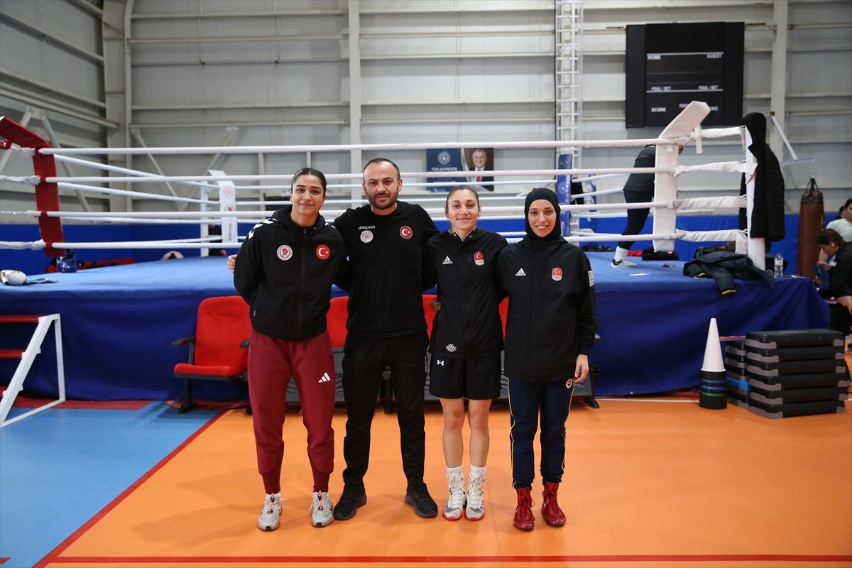 Kadın Boks Milli Takımı'ndan 4 sporcu Azerbaycan'daki turnuvada yumruk sallayacak