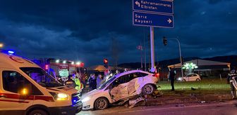 Kahramanmaraş'ta iki otomobilin çarpıştığı kazada 4 kişi yaralandı