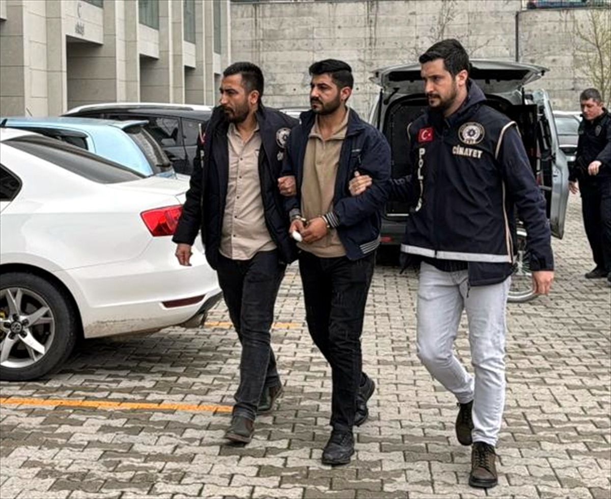 Kırıkkale'de kız kardeşlerini ve erkek arkadaşını hastanede bıçakla yaralayan 3 kardeş adliyede