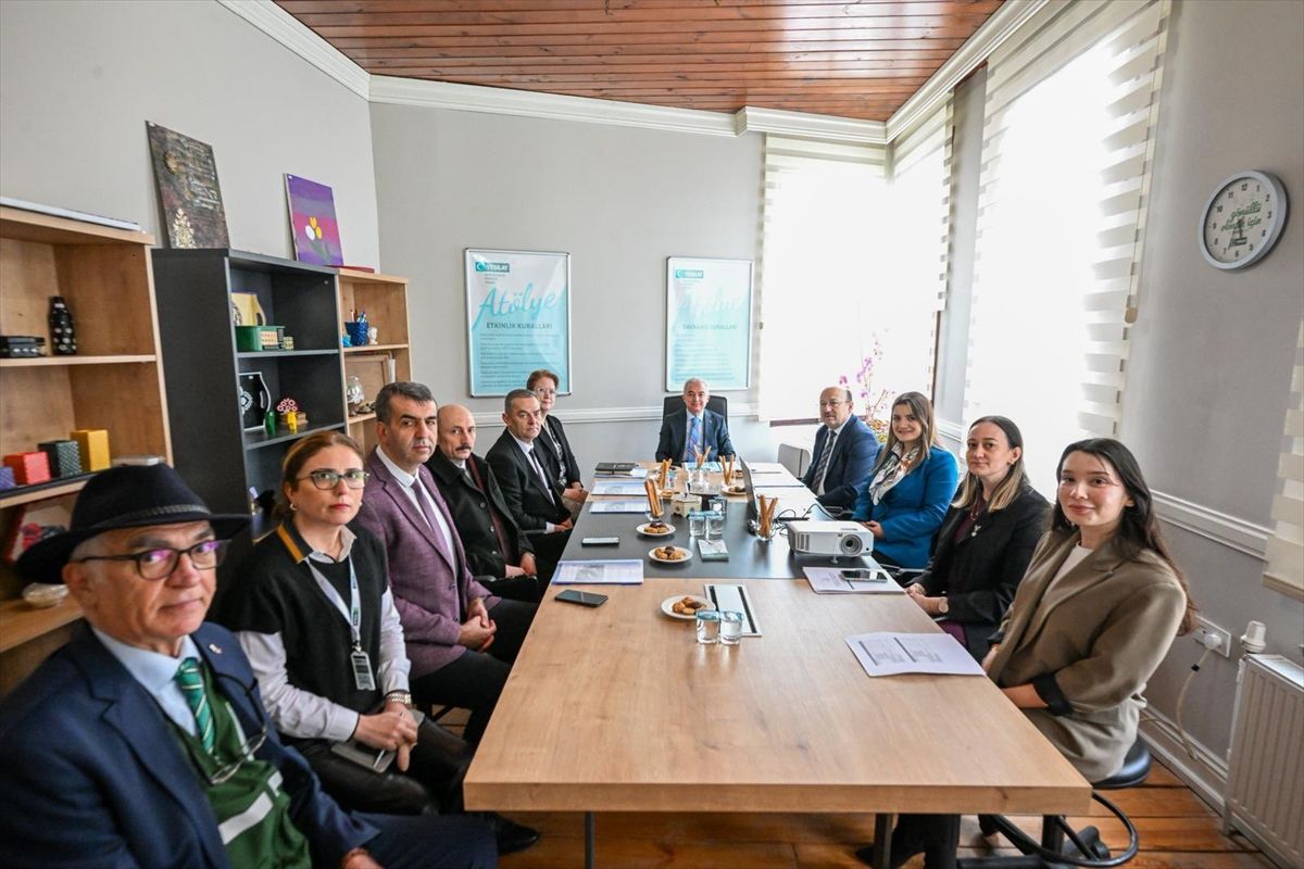 Kırklareli Valisi Turan, Yeşilay Danışmanlık Merkezini ziyaret etti