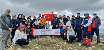 Kırşehirli doğaseverler Gönül Dağı'na tırmandı