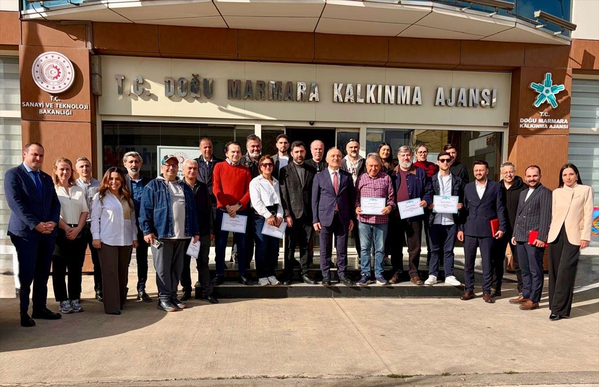 Kocaeli'de 'Yapay Zeka Destekli Medya Uzmanlığı Eğitimi' düzenlendi
