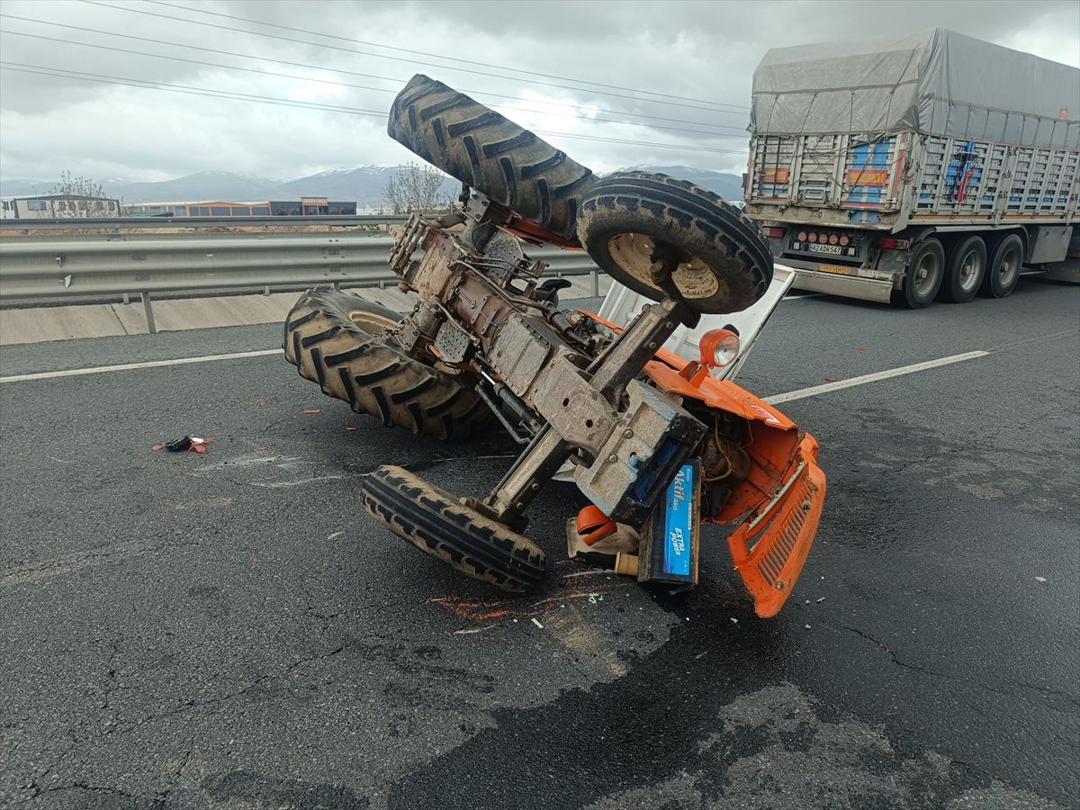 Akşehir'de Traktör Devrildi: 1 Yaralı