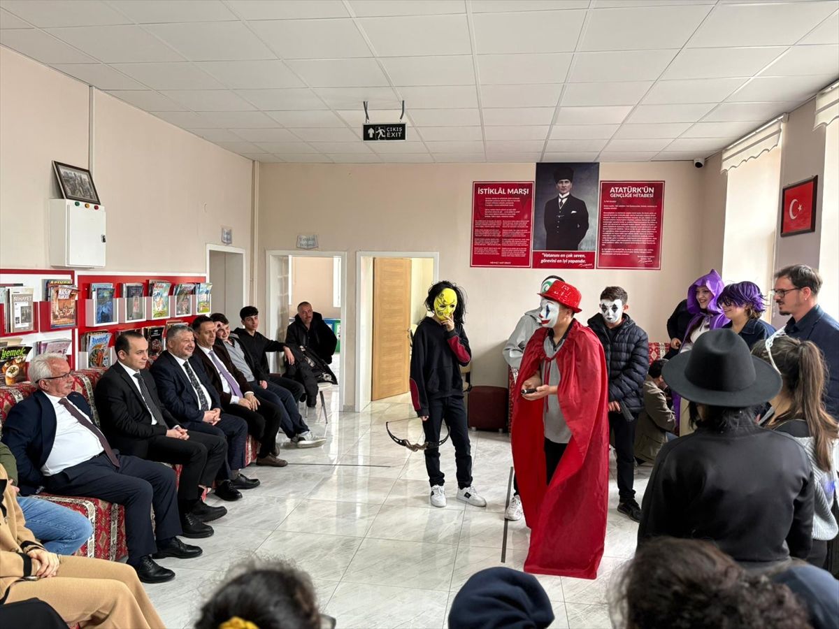 Korgun'da "İyileştiren Kütüphaneler" temasıyla tiyatro etkinliği düzenlendi