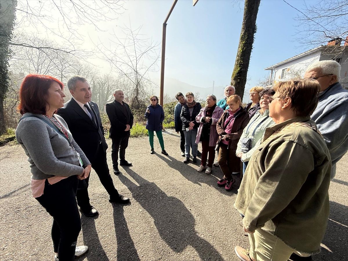 Macaristan'dan gelen turist kafilesi, Zonguldak'ta ziyaretlerde bulundu