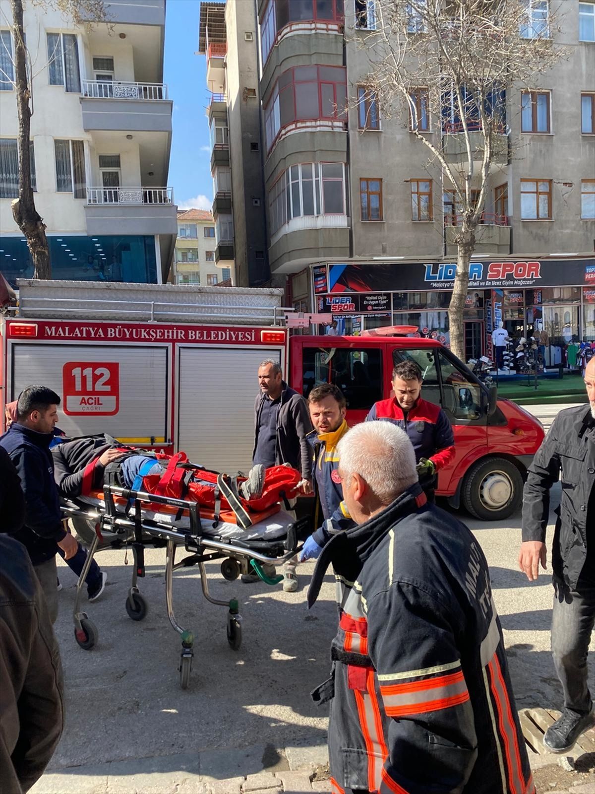 Malatya'da asansör boşluğuna düşen işçi yaralandı