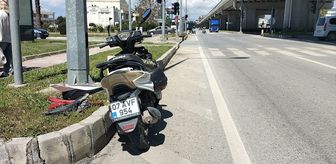 Manavgat'ta motosikletle otomobilin çarpıştığı kazada bir kişi yaralandı