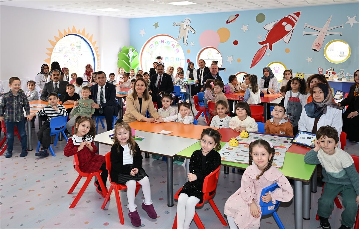 Manisa'da 4-6 yaş Kur'an kursundaki miniklerden robotik kodlama şenliği