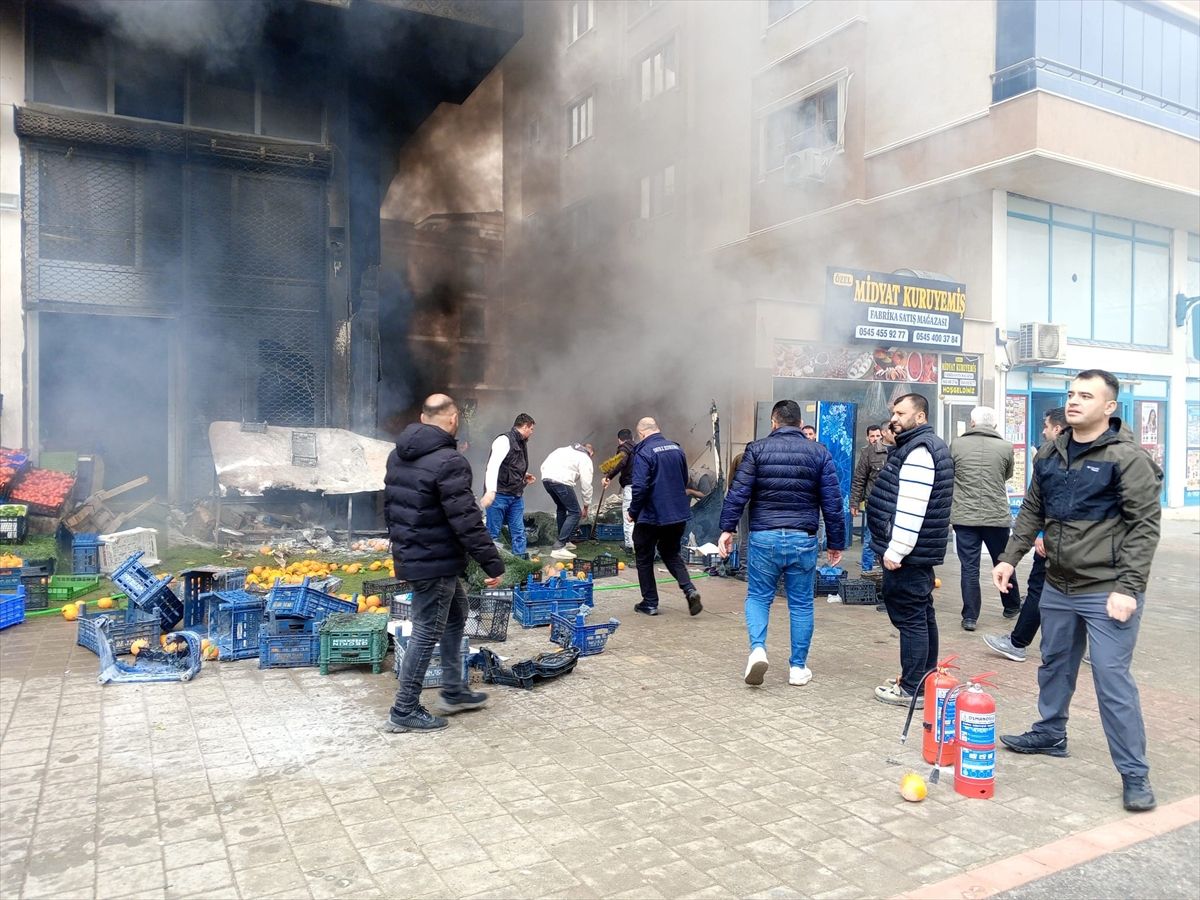 Mardin'de iş yerinde çıkan yangın söndürüldü