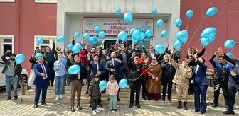 Mardin'de otizmli çocuklar gökyüzüne mavi balonlar bıraktı