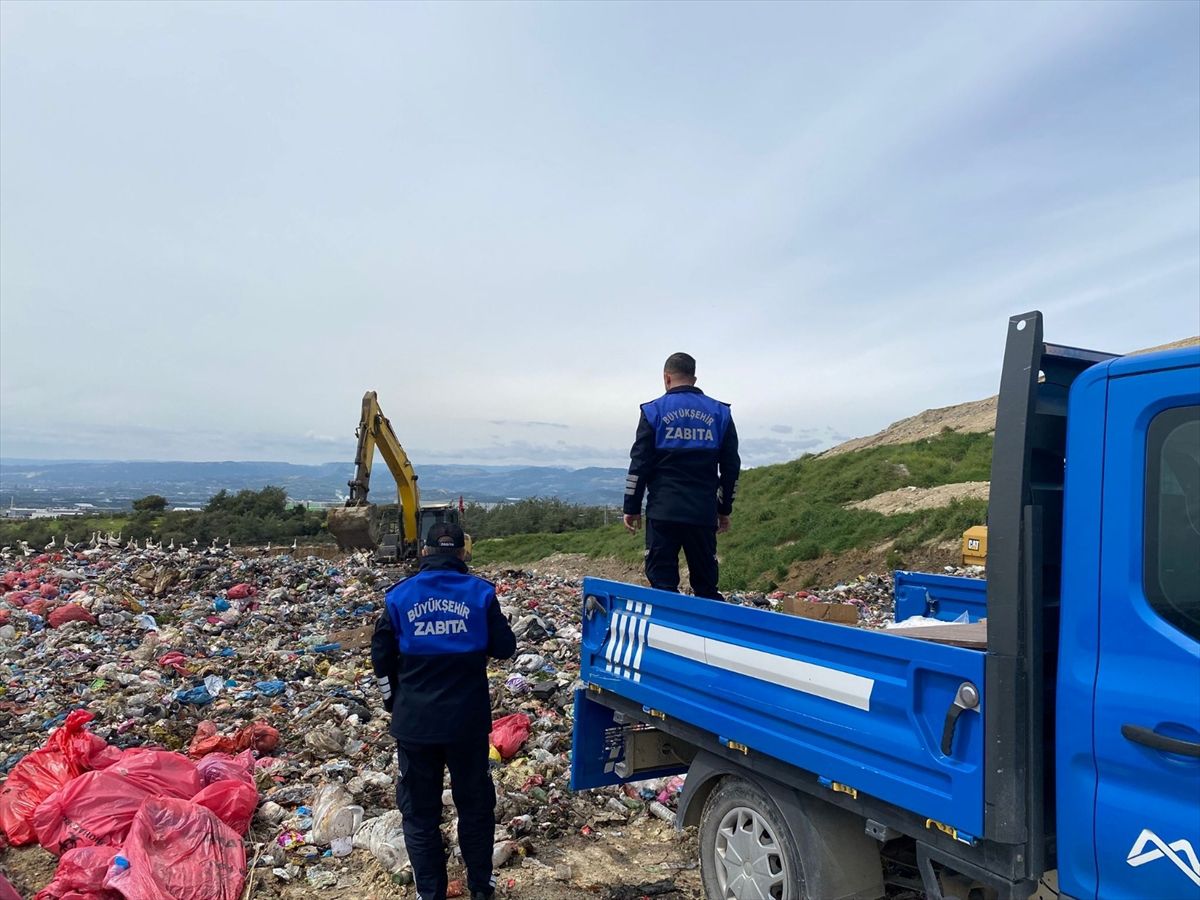 Mersin'de otobüsle taşınan 140 kilogram çiğ köfte ve 700 lavaş imha edildi