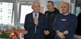 Ordu'da 46 yıllık sınıf öğretmeni düzenlenen sürpriz programla öğrencilerine veda etti
