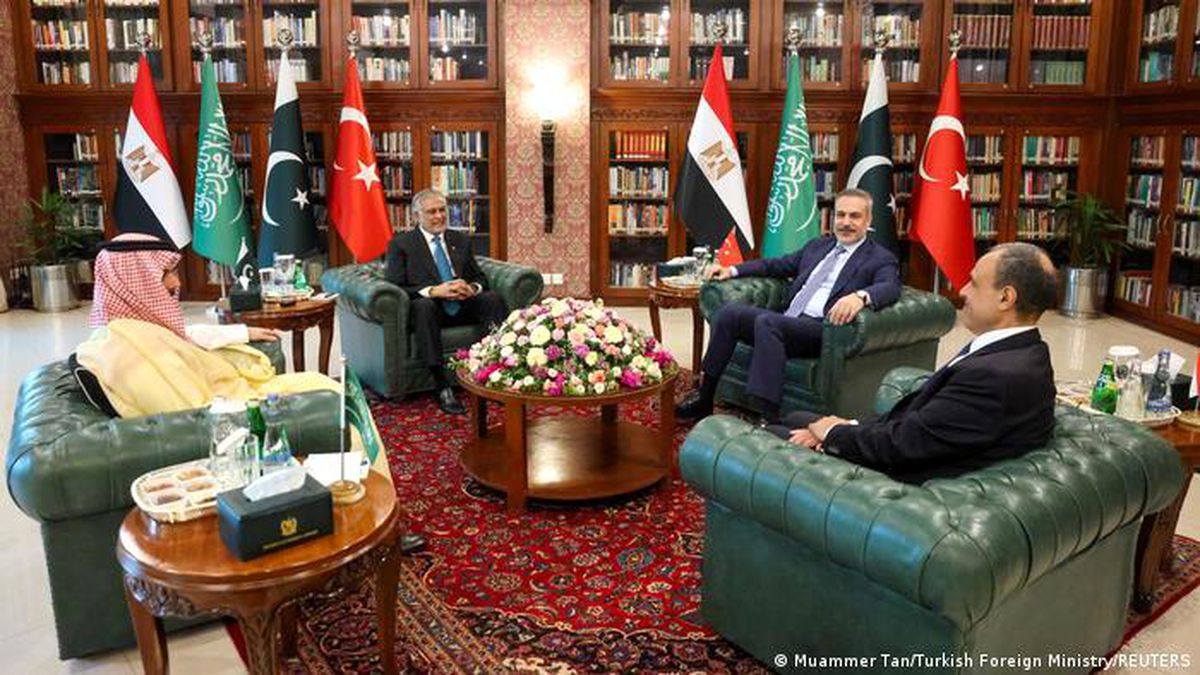 Pakistan'da Türkiye'nin de katılımıyla kritik İran buluşması