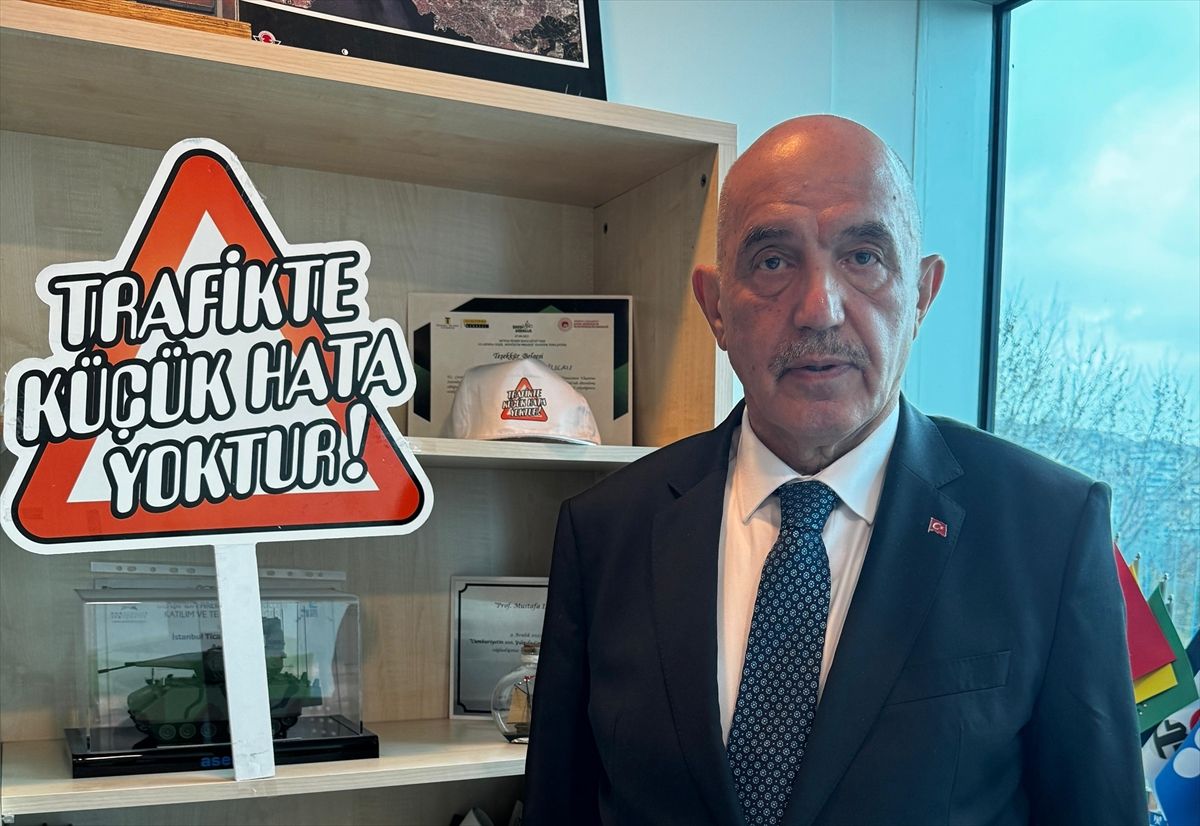 Prof. Dr. Mustafa Ilıcalı'dan kasis kazalarına karşı yolların işaretlenmesi önerisi