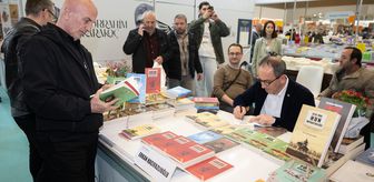 Sağlık Bakanlığı Teftiş Kurulu Başkanı Hacıfazlıoğlu, 23. Ankara Kitap Fuarı'nda kitaplarını imzaladı Açıklaması