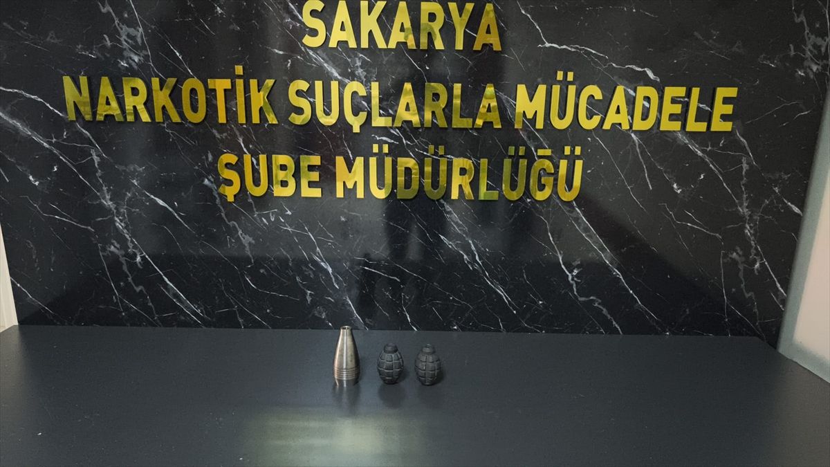 Sakarya'da uyuşturucu operasyonunda mühimmat parçaları ele geçirildi