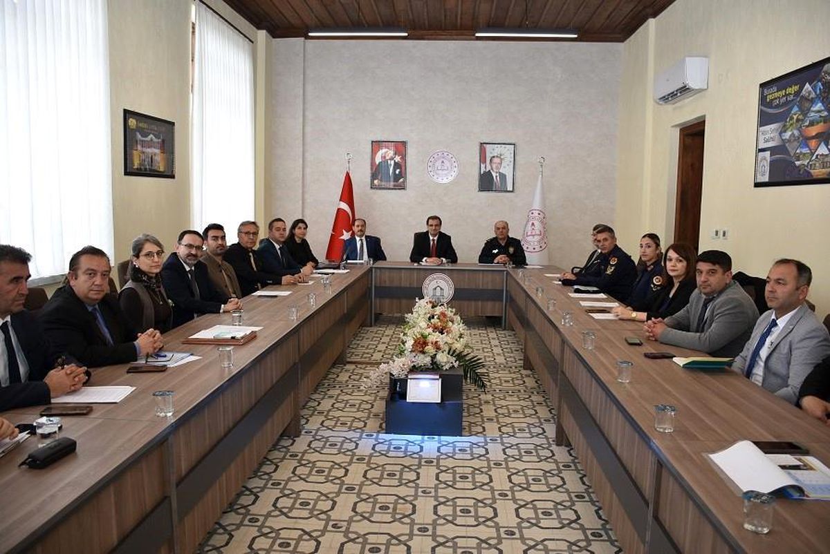 Salihli'de bağımlılıkla mücadele toplantısı gerçekleştirildi