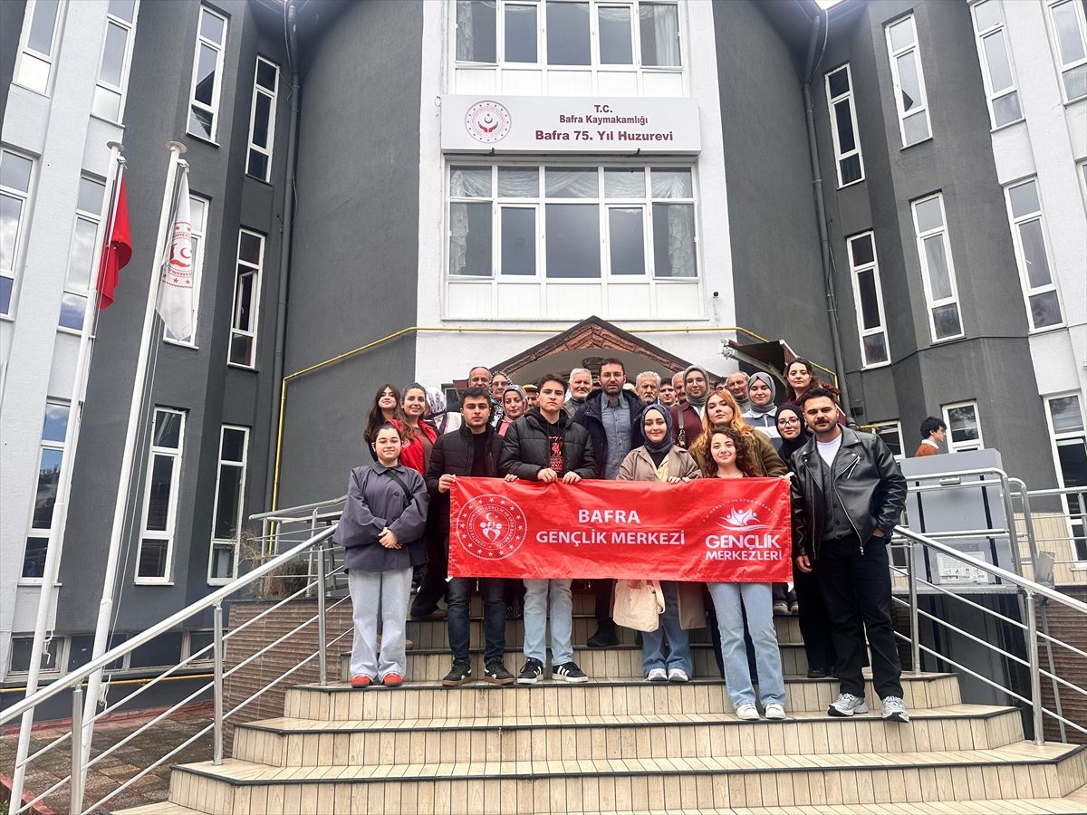 Samsun'da tıp fakültesi öğrencilerinden huzurevine ziyaret