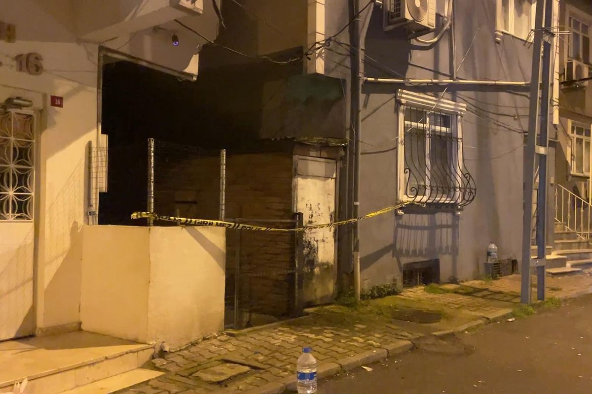 Sarıyer'de toprak kayması nedeniyle 6 bina tahliye edildi