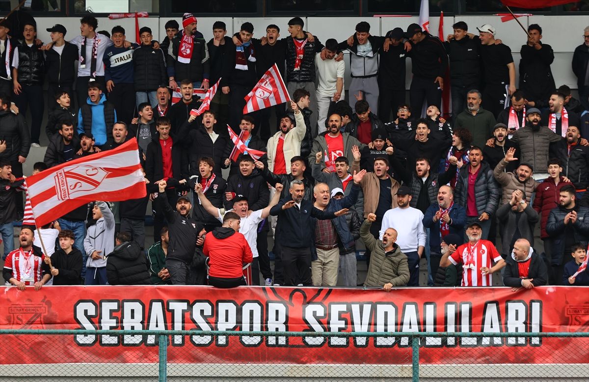 Sebat Gençlikspor'un 2. Lige yükselmesi coşkuyla kutlandı
