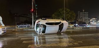 Serik'te kontrolden çıkan otomobil devrildi