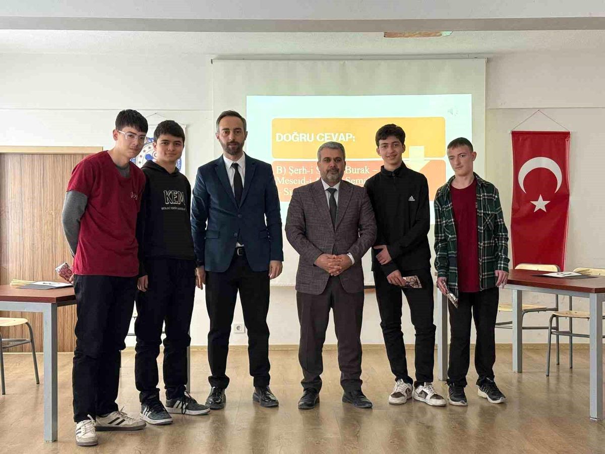 Seyitgazi'de lise öğrencilerine yönelik Siyer Bilgi Yarışması düzenlendi