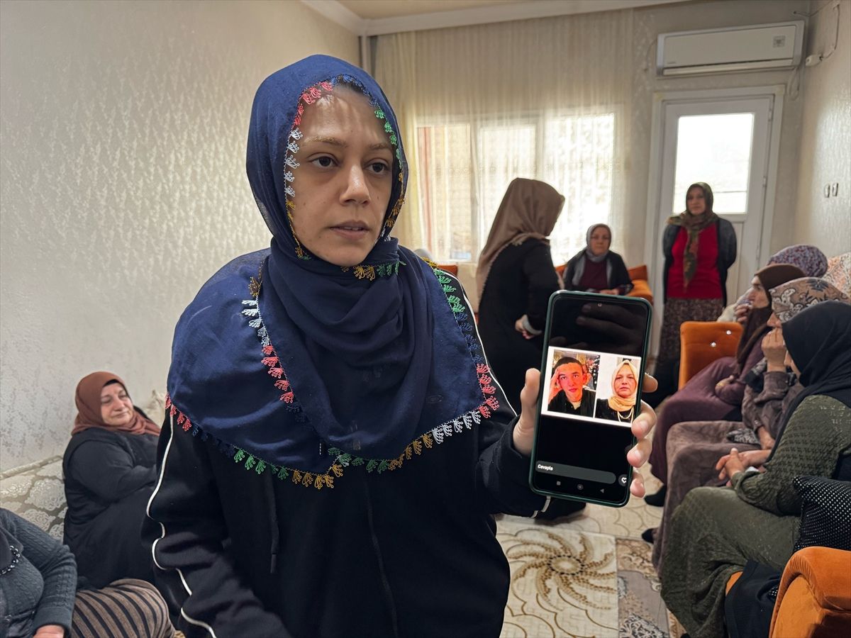 Silahlı saldırıda öldürülen annesi ve kardeşinin acısını yaşıyor