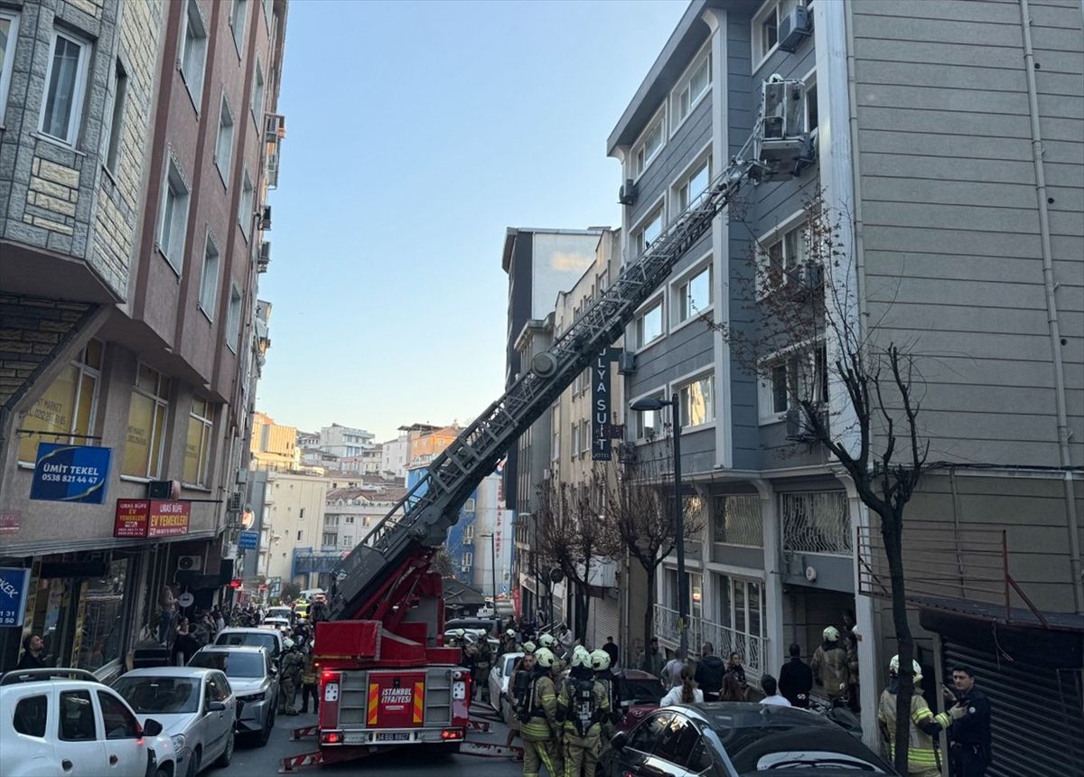 Şişli'de 6 katlı otelde çıkan yangın söndürüldü