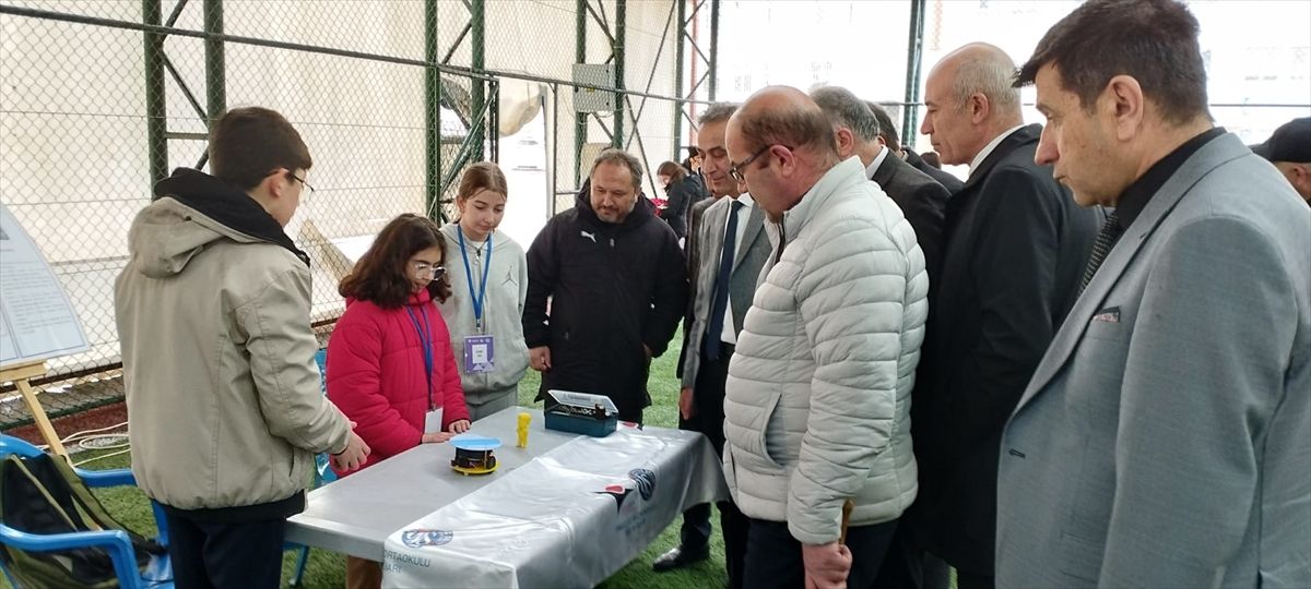 Sivas'ta TÜBİTAK 4006 Bilim Fuarı açıldı