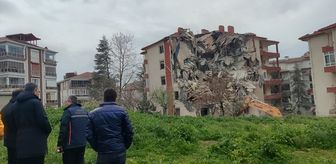 Tekirdağ'da riskli olduğu tespit edilen 99 dairenin yıkımına başlandı