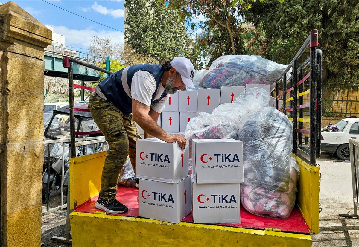 TİKA'dan, Lübnan'da İsrail saldırıları nedeniyle yerinden edilen ailelere insani yardım